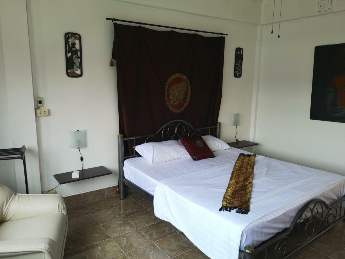Bellmans Restaurant & Guesthouse Karon Luaran gambar